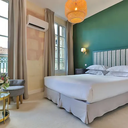 Le Relais De Poste Centre Historique Hotel