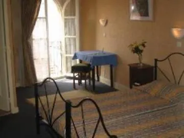 Hotel Le Relais De Poste Centre Historique 2*
